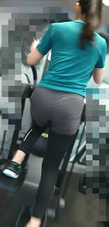 お尻ラインくっきりパンツ履いてジムに来る女さん、最高にエロすぎるーｗｗｗｗｗｗｗｗｗｗｗｗｗｗｗｗｗ | 素人エロ画像やったる夫