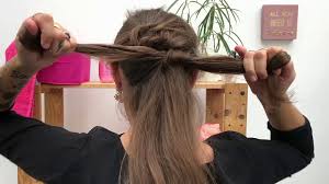 Comment faire chignon décoiffé et fouillis ? Comment Realiser Un Chignon Ultra Facile Youtube
