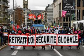 A paris, après une conférence de presse à 12h45. A Rouen Une Marche Des Libertes En Pente Douce