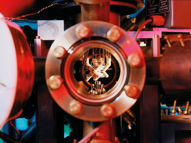 Quantum simulators in high-energy physics – CERN Courier