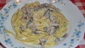 Tra i secondi le scaloppine ai funghi rappresentano un altro classico casalingo irresistibile ecco la ricetta degli champignon trifolati. Ricette Gustose Con I Funghi Champignon