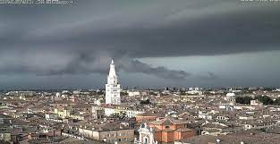 Home » cronaca • provincia » grandine a cavallo del secchia tra modena e reggio emilia. Meteo Modena Bombardata Dalla Grandine Ingenti Danni E Feriti Foto E Video Emiliameteo Tv Meteo Previsioni E News In Emilia Romagna E Italia