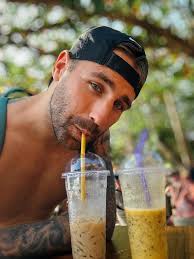 Please come and party with us🙏🏼💃🏼🎶🕺🏽🔥🇺🇦💙💛❤️🤍🥂🍷💥🇩🇰