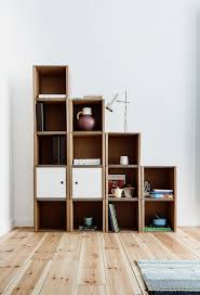 Regalsystem Aus Recycelter Wellpappe In 2020 Shelves Sustainable Furniture Storage Spaces