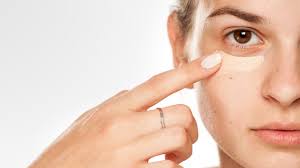 Hey larlees, todays video i challenge you guys to tell me some awesome concealer hacks you have been using and use the tag #mnyconceal. How To Cover Under Eye Bags L Oreal Paris