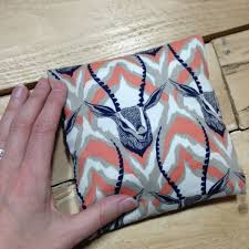 Le Cadeau Minute La Bouillotte Seche Tuto Diy Bouillotte Seche Bouillotte Cadeaux En Crochet