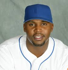 Queens Baseball Convention adds Cliff Floyd to December 2 event