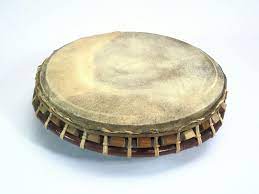 Ada 3 suku bangsa besar yang terletak di provinsi ini ialah makassar, bugis, serta toraja. Alat Musik Tradisional Sulawesi Selatan Ini Sul Sel Kita