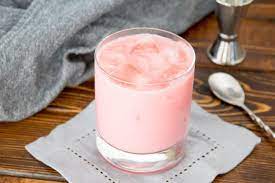 Enjoy The Sweet Creamy Taste Of The Nuts And Berries Cocktail This Simple Mixed Drink Uses Frange Berry Drinks Vodka Cocktails Recipes Mixed Drinks Cocktails