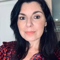 Kari Condon's Instagram, Twitter & Facebook