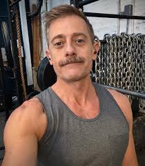 The moment Instagram gives me 20 photos in a carousel you all are in  trouble. You're safe for November… but for how long?