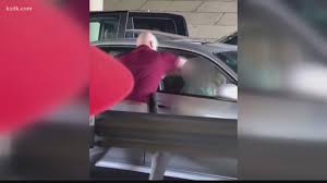 Finding a car using cargurus lets you car shop online. Ex Cop Weighs In On Video Showing St Ann Officer Breaking Window Pulling Man From Car Ksdk Com
