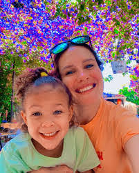 Dedra Wiggins's Instagram, Twitter & Facebook