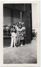 These pachucas gave chicanas the inspiration to continue the aesthetic, a mix of mexican and american style, into what we know as the chola look. 9 The Pachuca In Me Ideas Zoot Suit Chicana Style Chicana