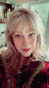 Demond Holmes's Instagram, Twitter & Facebook