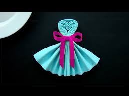 Pliage De Serviette En Forme De Robe Facile Et Rapide Diy Youtube Pliage Serviette Pliage Serviette Papier Serviettes