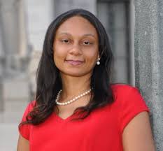 Mandi Mitchell's Instagram, Twitter & Facebook