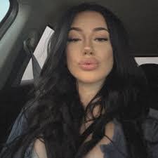 Amber Graf's Instagram, Twitter & Facebook