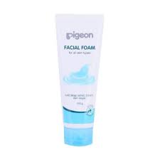 Mempersiapkan kulit untuk penggunaan jika anda memiliki kulit kering, hindari pembersih wajah yang mengandung busa yang banyak, pilihlah yang memiliki kandungan yang lembut. Pigeon Facial Foam Harga Termurah Juni 2021 Blibli