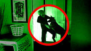 Real alien sightings footage caught on videos | extraterrestres re. Dog Attacks Alien Caught On Cctv Camera Dog Attack Paranormal Photos Alien