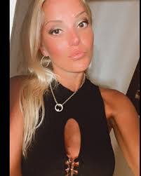 Jackie Shapiro's Instagram, Twitter & Facebook