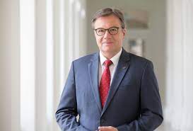 Grußwort von tirols landeshauptmann günther platter. Lh Platter Umgehungen Der Covid Verordnungen Werden Nicht Geduldet Und Mit Aller Harte Geahndet Land Tirol