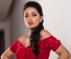 ولدت بمدينة البصرة بالعراق لأب عراقي وأم عراقية لأسرة مسلمة. ÙƒÙ„Ù…Ø§Øª Ø§ØºÙ†ÙŠØ© Ù„Ø§ ØªØ´ÙˆÙÙ†ÙŠ Ø±Ø­Ù…Ù‡ Ø±ÙŠØ§Ø¶ Xpredo