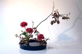 Classical rikka shofutai is traditional & most formal, strict rules require 9 yakeuda stem parts plus additional ashirai. Western Vs Japanese Style Arrangements Flowers By Gwyneth
