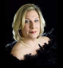 Donna Popham's Instagram, Twitter & Facebook