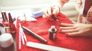 10 Christmas Nail Designs You Can Do With Your Kids Festive christmas nail designs for 2017.