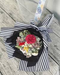 淨子花花 乾燥花 日本手工不凋杉玫瑰 紅黑線條包裝花束高約40 情人節生日送禮畢業花束另售新娘捧花 yahoo奇摩拍賣