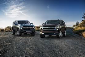 This full size suv with 3 rows of seating offers a bigger, more spacious cabin and better ride and handling. Https Www Motortrend Com News 1912 Top Ten Differences 2020 2021 Chevrolet Tahoe
