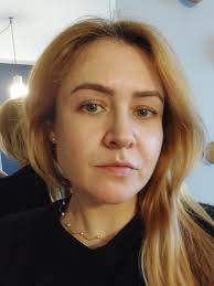 Hello!Pls add some makeup.Thx!