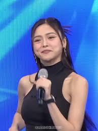 Kim Chiu's Emotional Moment on It's Showtime