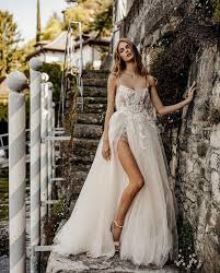 Alessandro couture e la sua collezione 2013 di abiti da sposa: Kartika Sposa Publicaciones Facebook