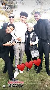 Kim Porter Funeral Son Quincy Breaks Down Fireworks Kim Funeral Christian