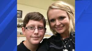 Miranda Lambert spotted in Athens, Ala. at Dub's Burgers