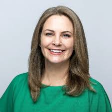 Lisa Riss's Instagram, Twitter & Facebook