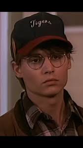 Johnny Depp: O Fofinho de Óculos dos Anos 90