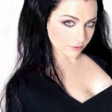 Ibeth Ortiz's Instagram, Twitter & Facebook