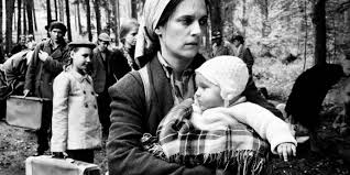 15 10/09/2020 (cz) dráma, historický. Krajina Ve Stinu Vesnicka Kronika V Niz Se Behem Povalecneho Odsunu Nemcu Ze Sousedu Stavaji Vrazi Recenze Filmu Avmania Cz