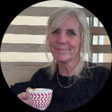 Kerry Hatton's Instagram, Twitter & Facebook