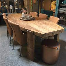 eetkamertafel soul ovaal van d bodhi gemaakt van prachtig oud hout van javaanse huizen www winjewanje nl eetkamertafel eettafel erker stoel