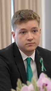 Jesse Hewitt's Instagram, Twitter & Facebook