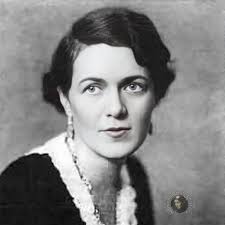 Dorothy Catherine Draper is a truly forgotten figure in American history,  despite her pioneering role in the early days of photography. In 1840, she  became the first woman to ever sit for
