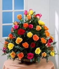 Buy and send flowers online in montreal. Arreglos Con Variedad De Rosas Flower Delivery Flowers Online Florist
