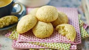 Amaretti Biscuits Recipe Recipe Amaretti Biscuits Biscuit Recipe Food