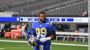 Aaron charles donald is an american football defensive tackle for the los angeles rams of the national football league. Aaron Donald How Lazy Chunky Kid Became Nfl Superstar Cnn