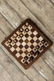 Check spelling or type a new query. Foto E Imagen De Stock Sin Royalties De Vista Superior Del Tablero De Ajedrez Con Piezas De Ajedrez Para Un Nuevo Juego En La Superficie De Madera