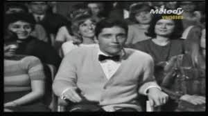 En le voyant sortir de son camion chasser les papillons d'afrique les cannibales en le traitant d'espion l'arrêtèrent sans façon de suite. Sacha Distel Monsieur Cannibale Youtube